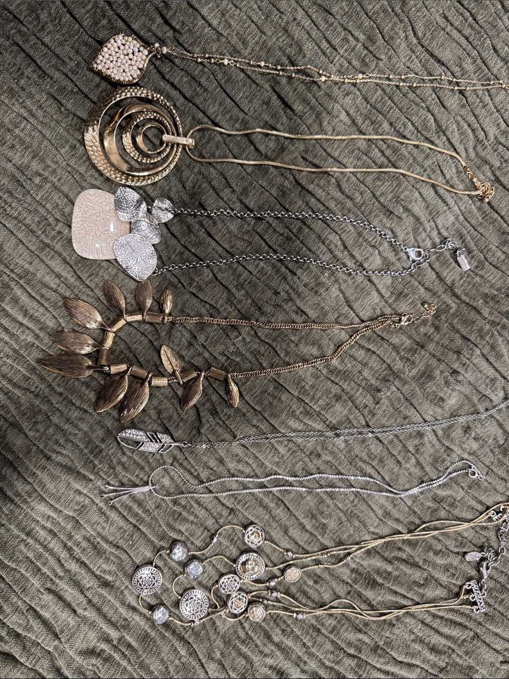 Mixed Metal Leaf & Pendant Necklace Set - Gold & Silver